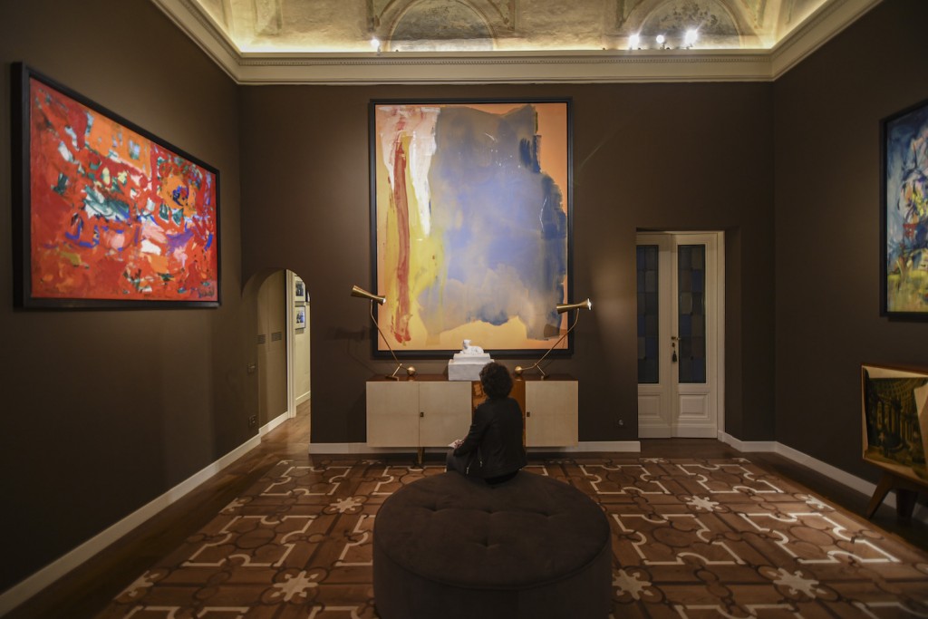 Paintings by Ethel SCHWABACHER (left) and Helen FRANKENTHALER (center). Courtesy of Christian Levett
